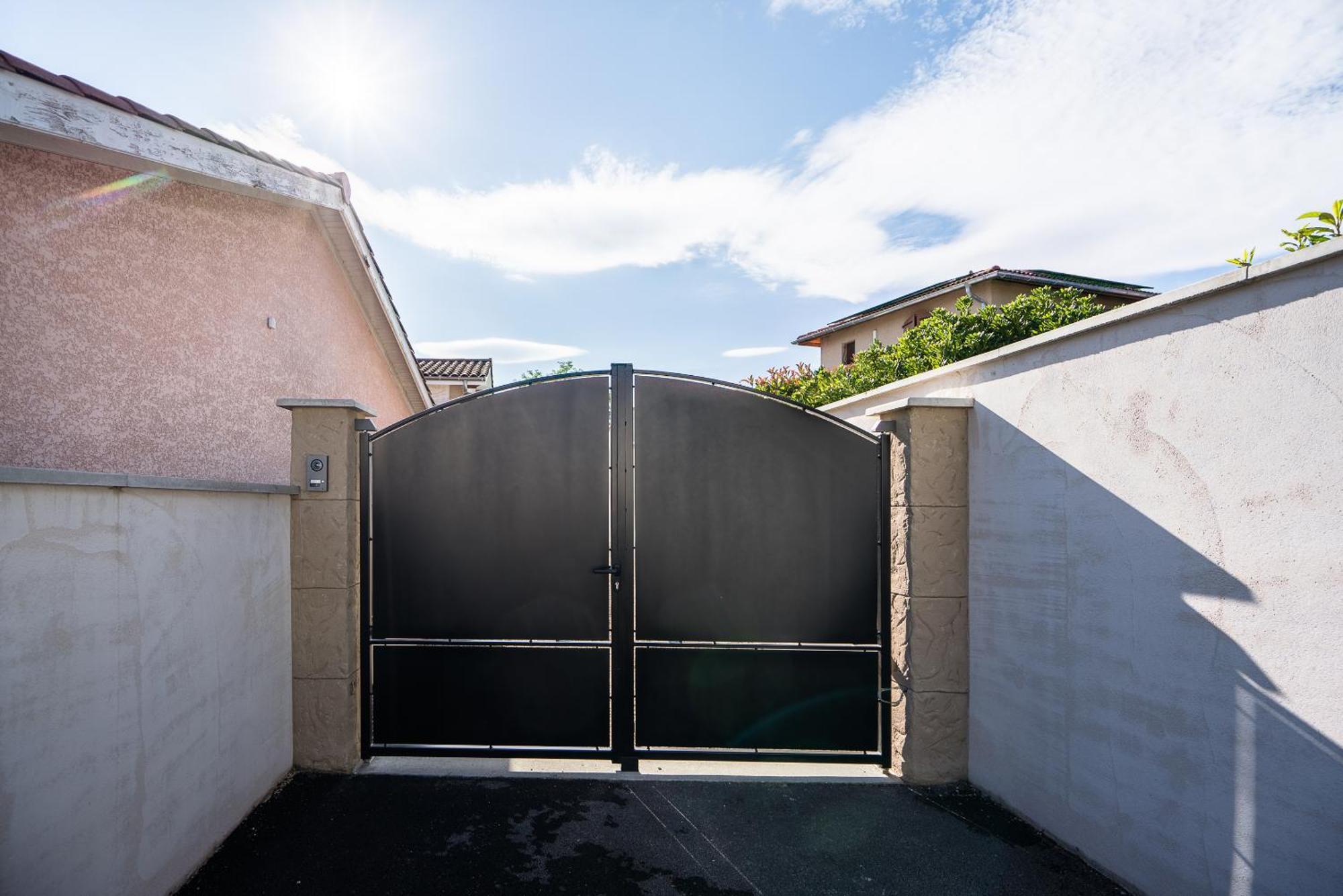Le Petit Saugnieu Holiday home